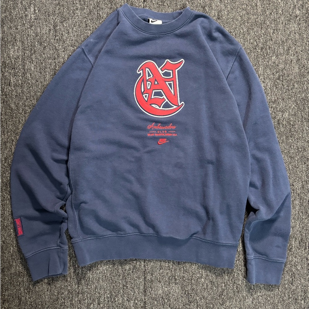 Nike Men’s Embroidered Beaverton Ambassador Navy/Red Crewneck Sweater Size Large